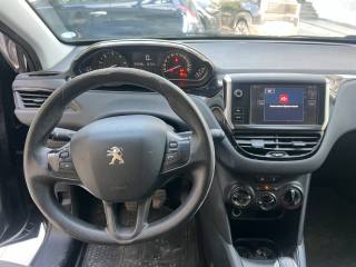 PEUGEOT 208 usata, con USB