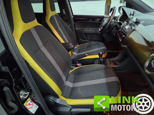 VOLKSWAGEN up! usata, con Boardcomputer
