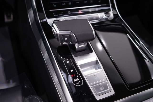 AUDI Q8 usata, con Luci diurne LED