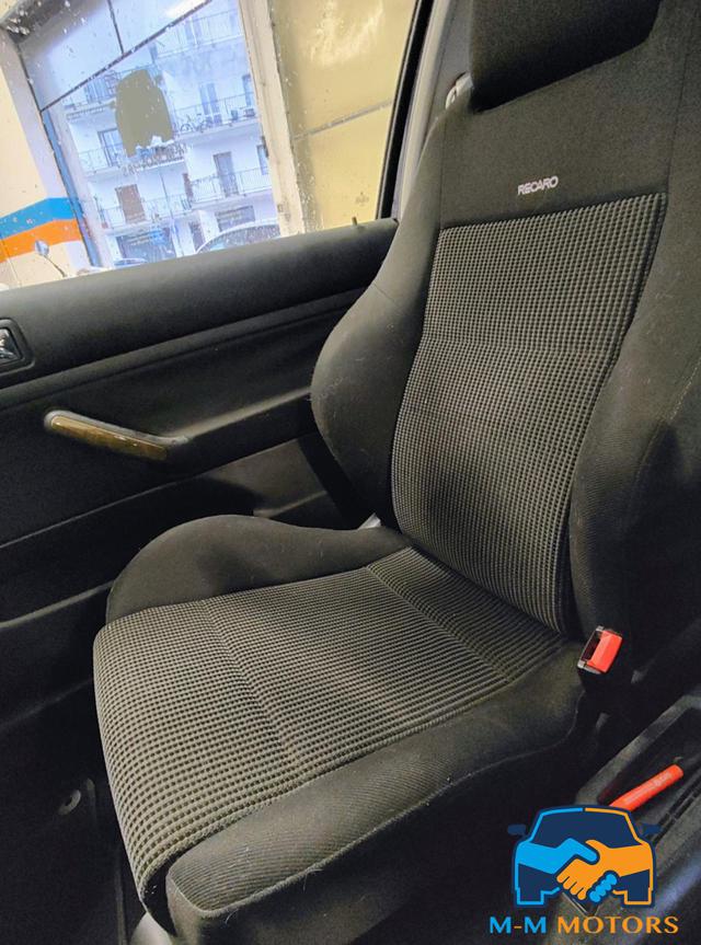 VOLKSWAGEN Golf usata, con Sedile posteriore sdoppiato