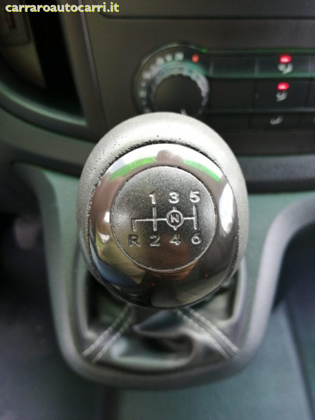 MERCEDES-BENZ Vito usata, con Sensore di luce
