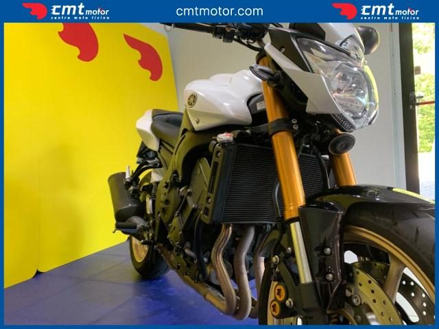 YAMAHA FZ8 usata 8