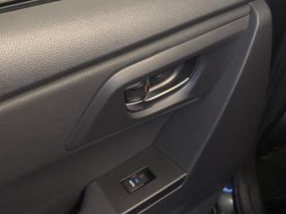 TOYOTA Auris usata, con Fari LED