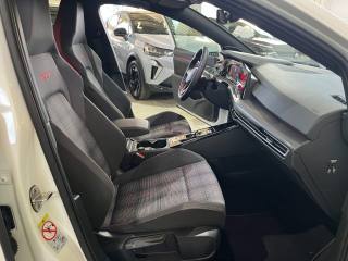 VOLKSWAGEN Golf usata, con Touch screen