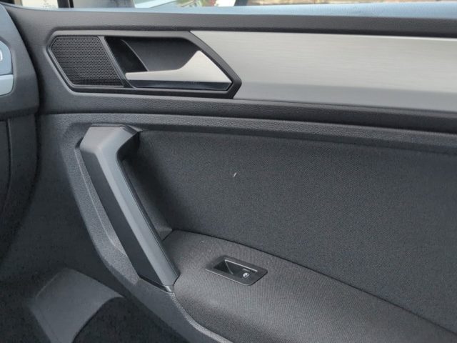 VOLKSWAGEN Tiguan usata, con Volante multifunzione