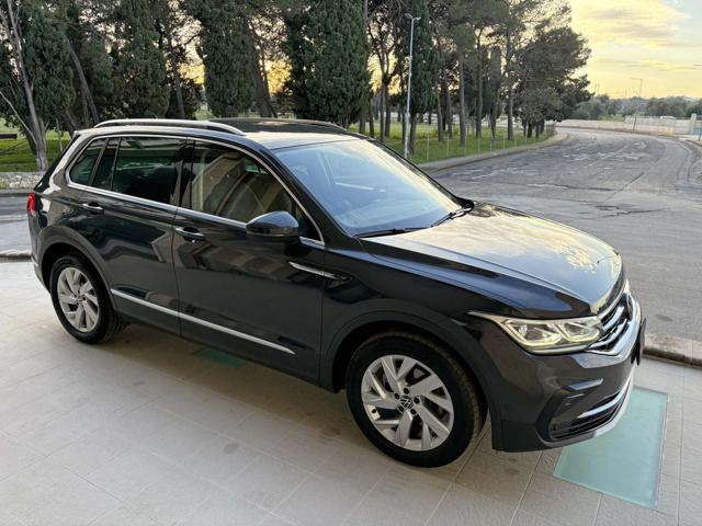VOLKSWAGEN Tiguan usata, con Airbag laterali