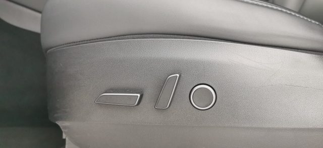 TESLA Model Y usata 64