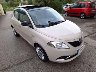 LANCIA Ypsilon usata, con Autoradio