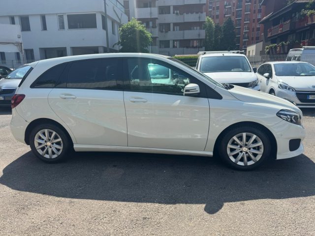 MERCEDES-BENZ B 180 usata, con Airbag