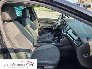 OPEL Astra usata, con Fari LED