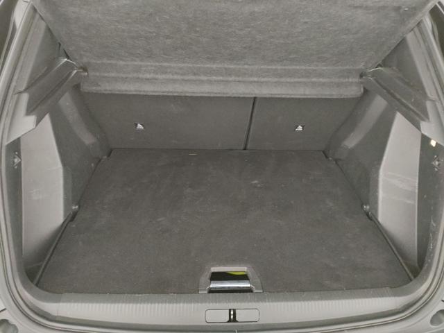 PEUGEOT 2008 usata, con Sedile posteriore sdoppiato