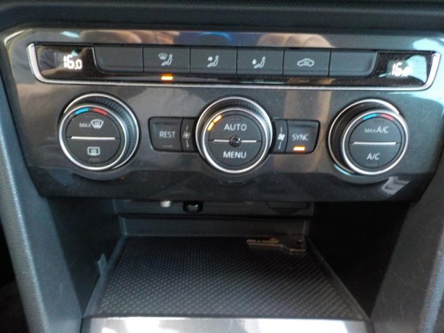 VOLKSWAGEN Tiguan usata, con Bracciolo