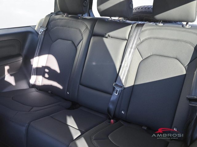 LAND ROVER Defender usata 9