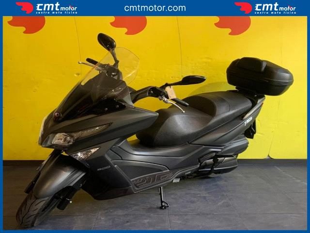 KYMCO Downtown 300i usata 1