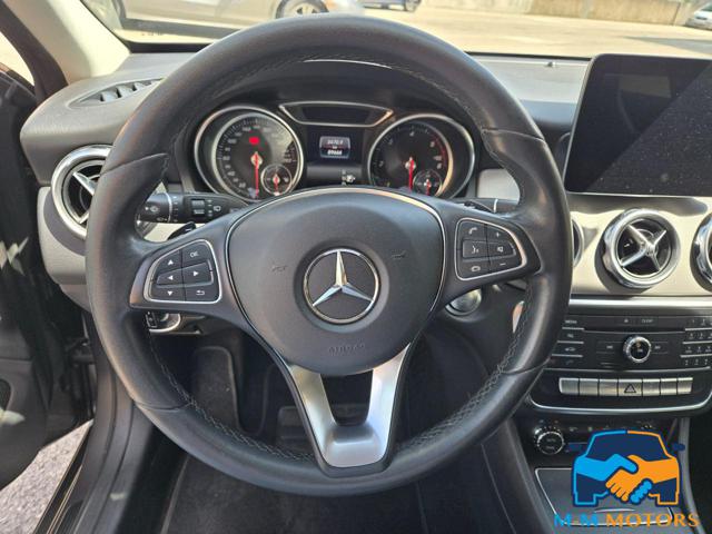 MERCEDES-BENZ GLA 180 usata 31