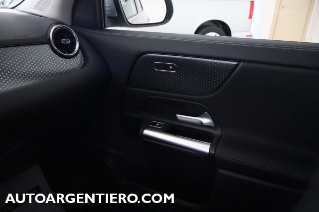 MERCEDES-BENZ GLA 180 usata, con Bluetooth