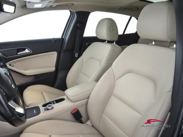 MERCEDES-BENZ GLA 200 usata 8