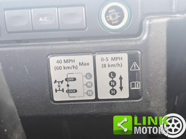 LAND ROVER Defender usata 48