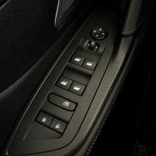 PEUGEOT 308 usata, con Autoradio digitale