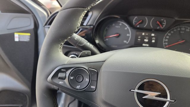 OPEL Corsa usata, con USB