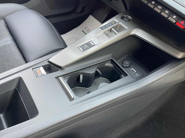 PEUGEOT 308 usata, con Leve al volante