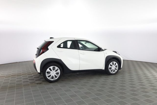 TOYOTA Aygo X usata 2