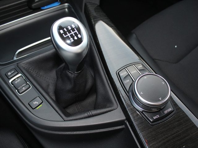 BMW 318 usata, con Bluetooth