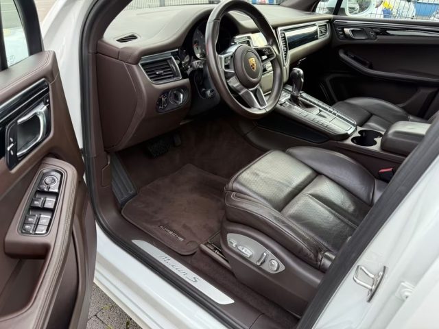 PORSCHE Macan usata, con Fendinebbia