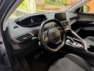 PEUGEOT 3008 usata, con USB