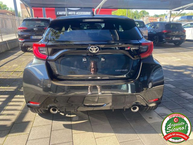 TOYOTA Yaris usata, con Autoradio