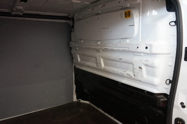 RENAULT Trafic usata, con Monitoraggio pressione pneumatici
