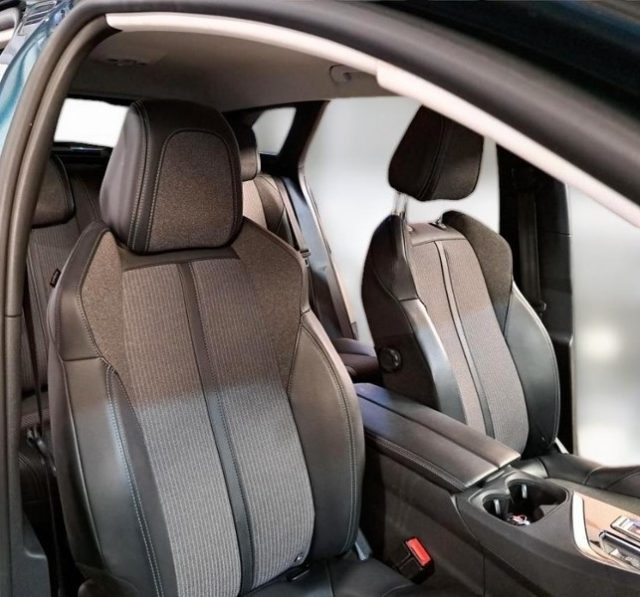 PEUGEOT 3008 usata, con Climatizzatore
