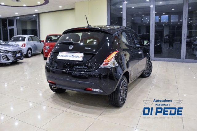 LANCIA Ypsilon usata, con Autoradio