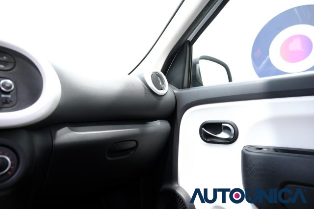 RENAULT Twingo usata 32