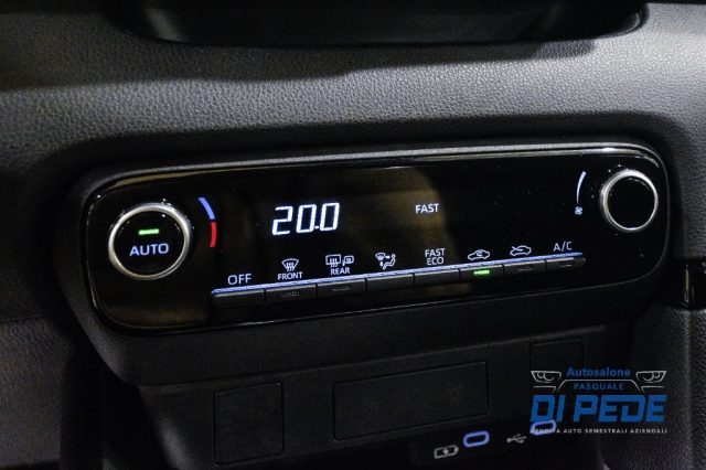 TOYOTA Yaris usata, con Specchietti laterali elettrici