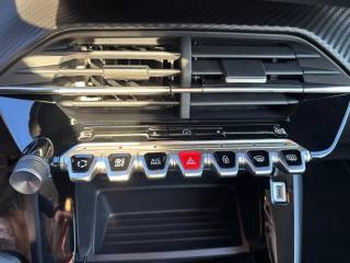 PEUGEOT 208 usata, con Volante in pelle