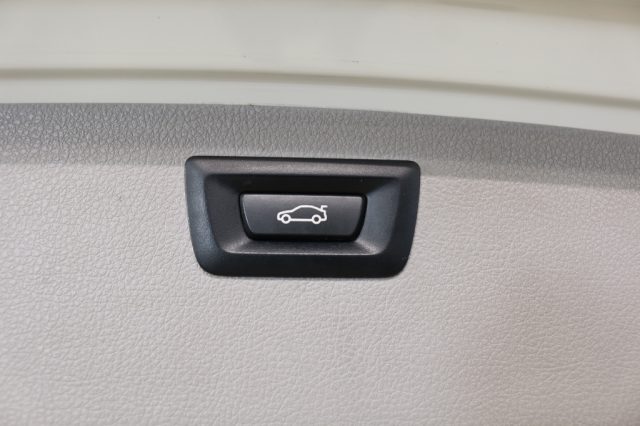 BMW 320 usata, con Bluetooth