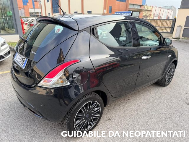 LANCIA Ypsilon usata, con Airbag