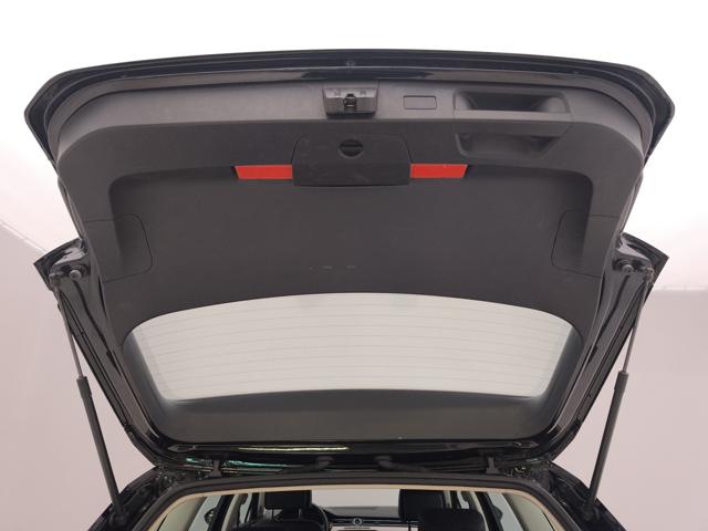 VOLKSWAGEN Passat Variant usata, con Leve al volante