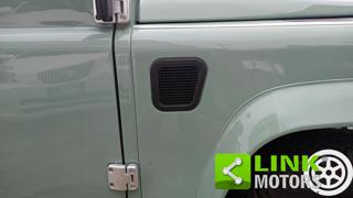 LAND ROVER Defender usata 32