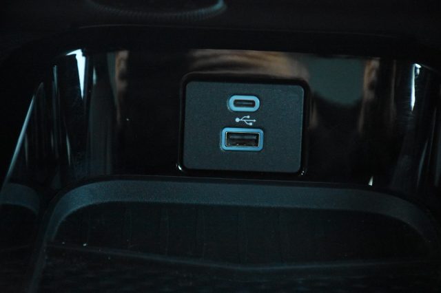 FORD Mustang Mach-E usata, con Sensori di parcheggio anteriori