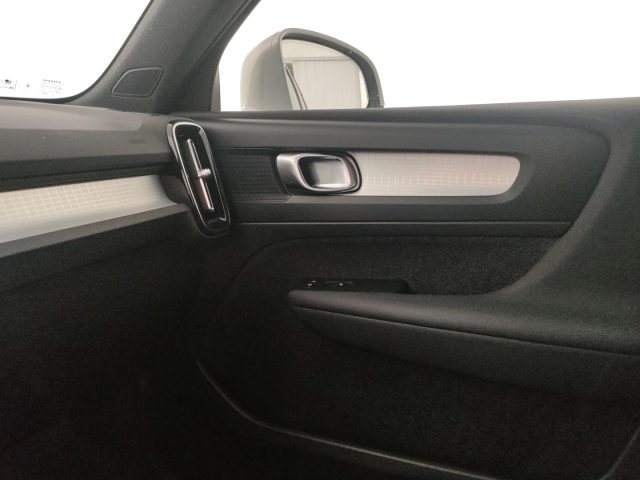 VOLVO XC40 usata, con Volante in pelle