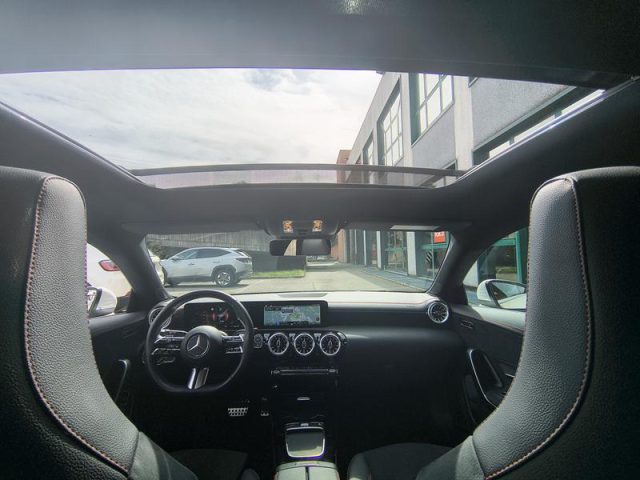 MERCEDES-BENZ CLA 200 usata, con Controllo automatico clima