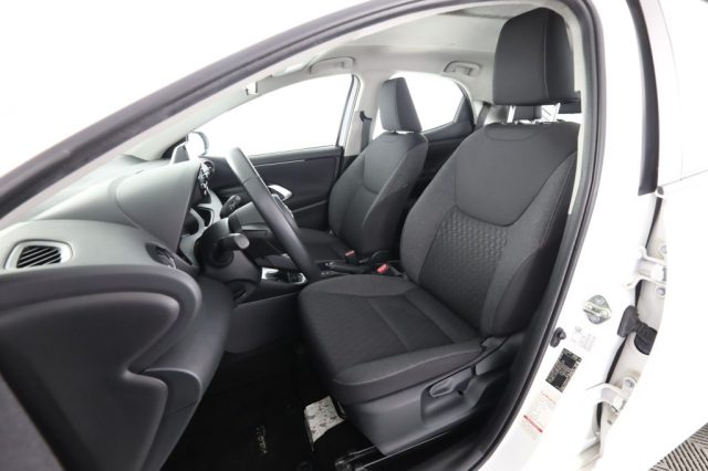 TOYOTA Yaris usata 2