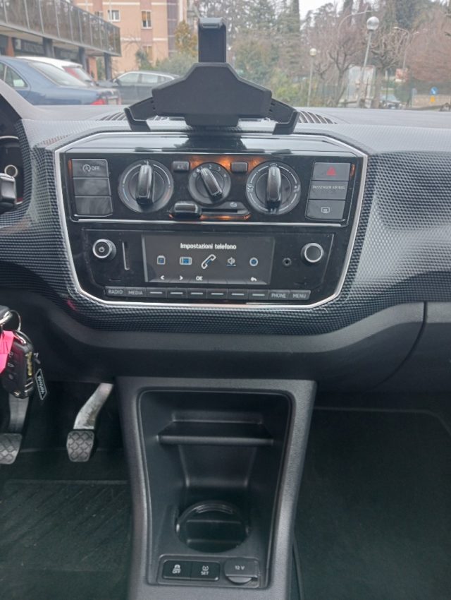 VOLKSWAGEN up! usata, con Chiusura centralizzata