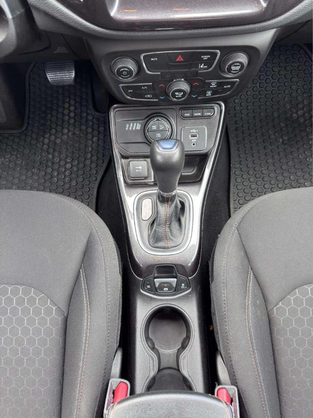 JEEP Compass usata, con Sedile posteriore sdoppiato