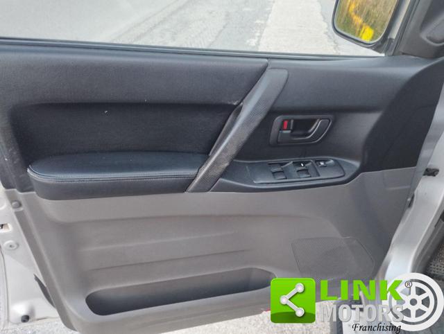 MITSUBISHI Pajero usata, con Servosterzo