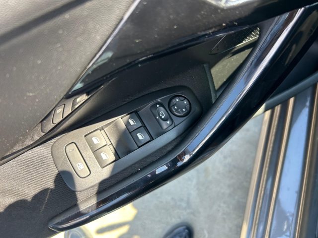 PEUGEOT 208 usata, con Lettore CD