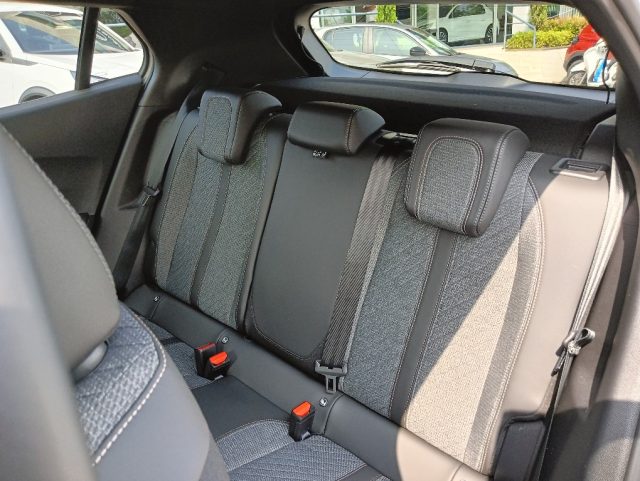 PEUGEOT 2008 usata, con Climatizzatore