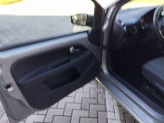 VOLKSWAGEN up! usata, con Specchietti laterali elettrici